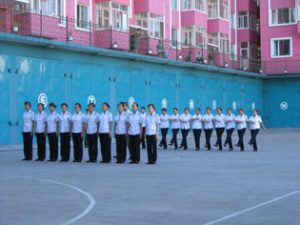 华宇集团组织全体站务员进行军训