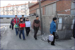 集团党委、工会走访慰问贫困户