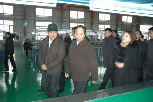 省委书记吉炳轩视察华缘鞋业