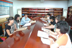 人事局领导来华宇集团指导人事档案管理工作