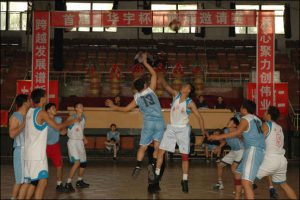 华宇集团举办首届“华宇杯”篮球邀请赛