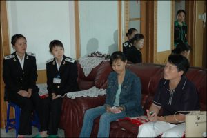 华宇党委慰问贫困党员和困难家庭