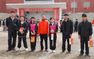 华宇集团青年参加全县迎“五一”庆“五四”环城跑接力赛