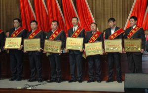 集团荣获县《十强纳税企业》、《优秀外经贸企业》两项荣誉