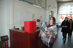 华宇集团开展捐资捐物助学济困活动￼